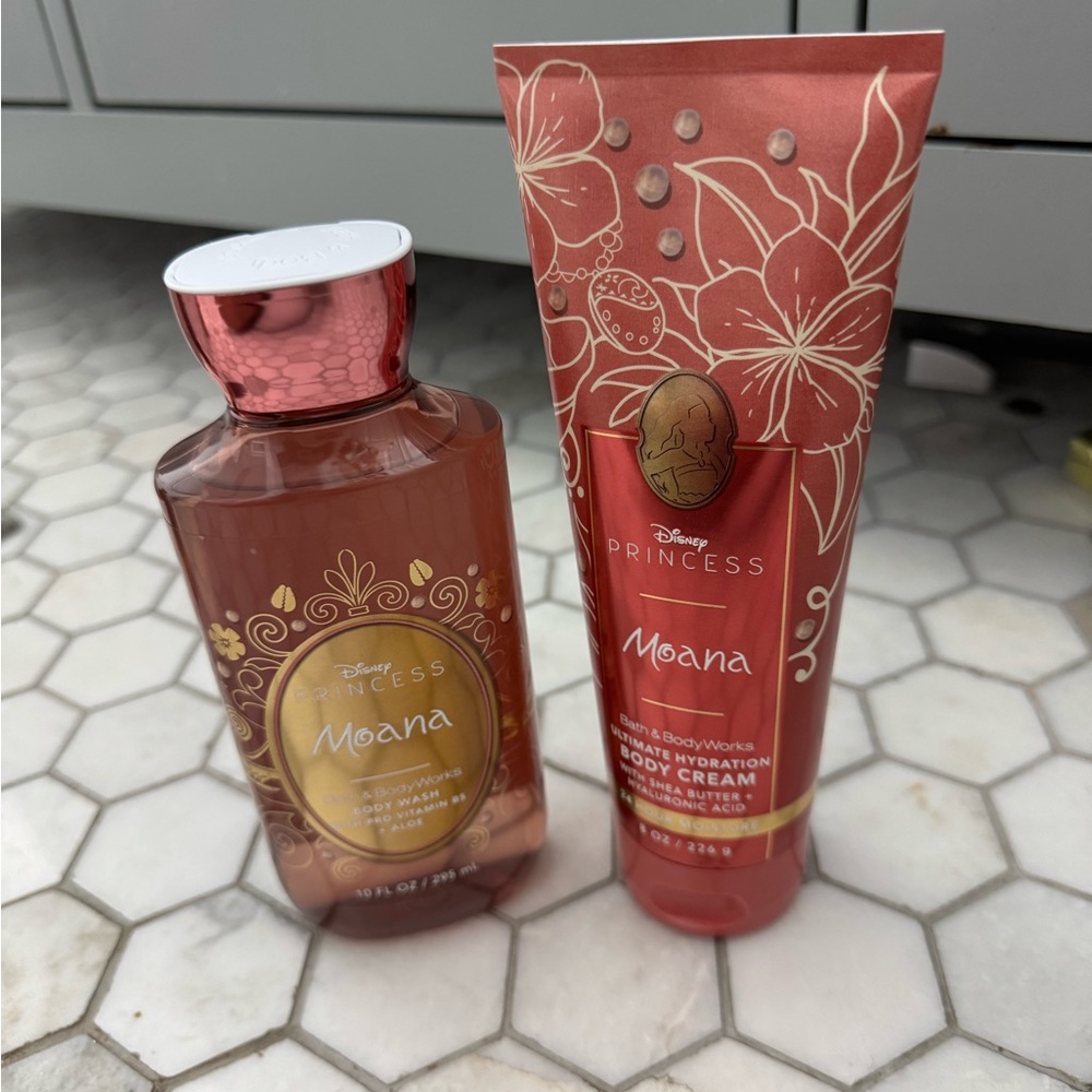 Moana Body Wash and Cream Set - Red